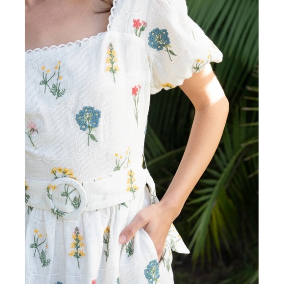 Embroidered floral dress - Picture 2 of 4